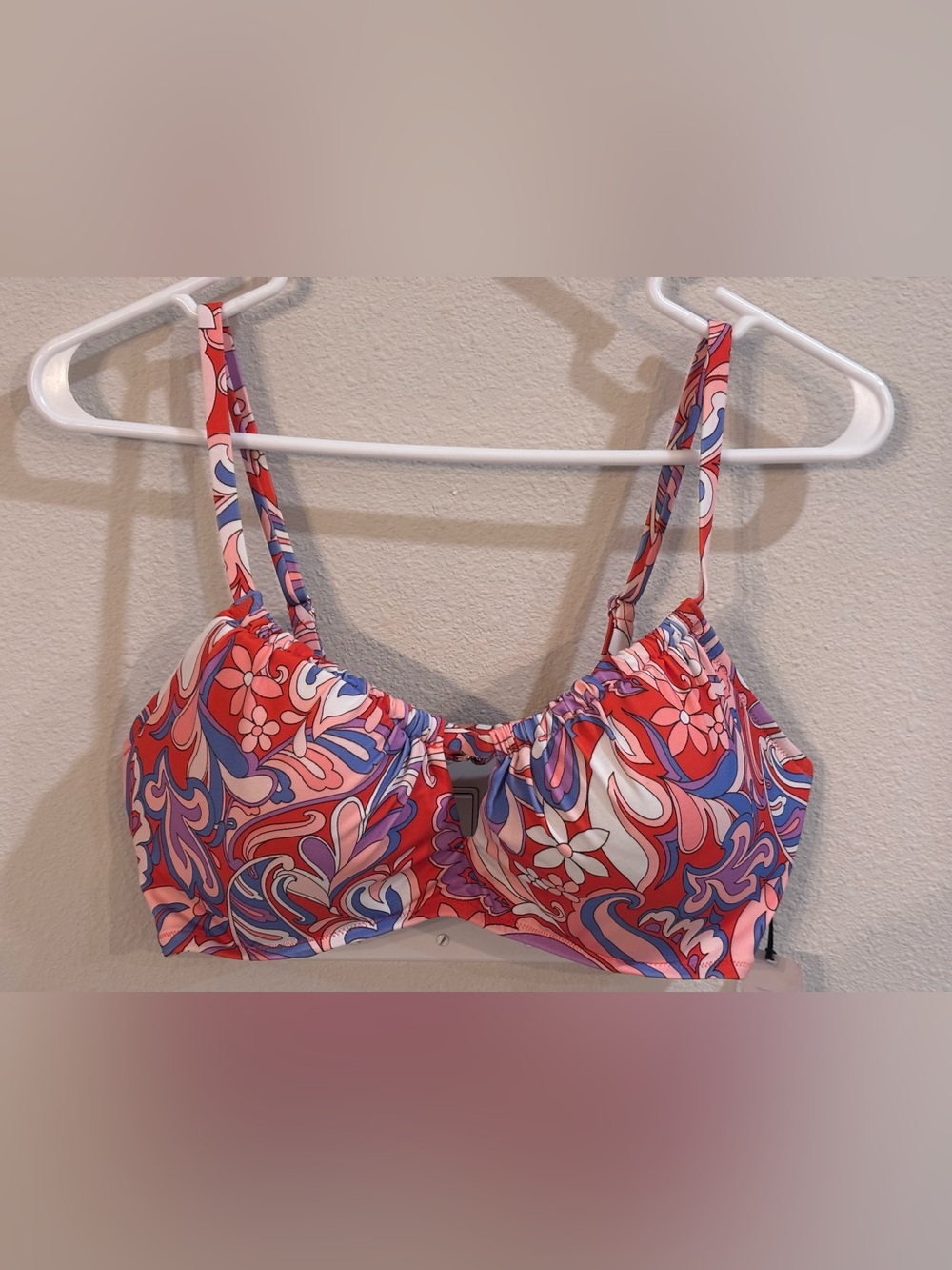 Shade & Shore bikini top. Pink, red & white floral paisley.36C. New with tags.